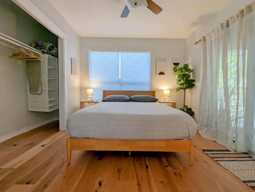 Boutique Riverside Condo - 5 min to DT - Image 1