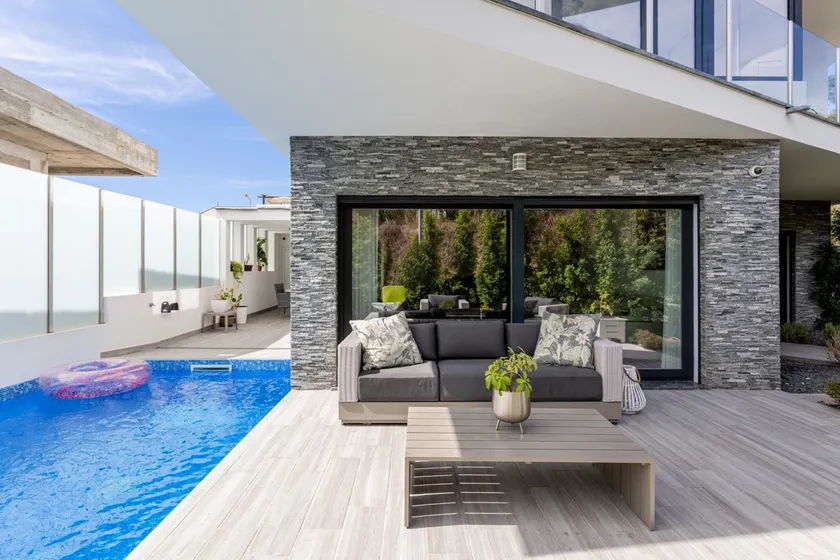 Modern architecture villa - Image 1