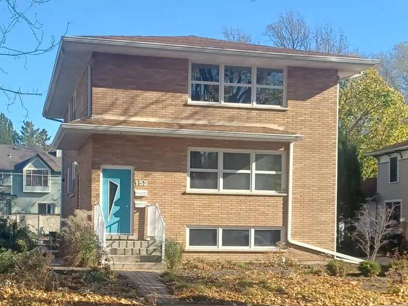 First Floor: Cozy, open, central, historic - Image 1