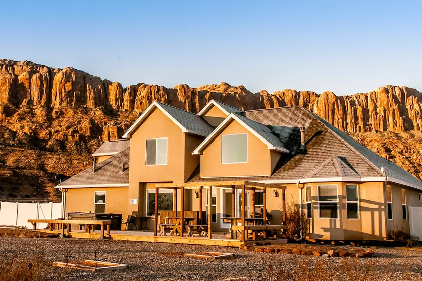 Moab Desert Home, 4 Bedroom Private House, Sleeps 10, Pet Friendly - Image 1
