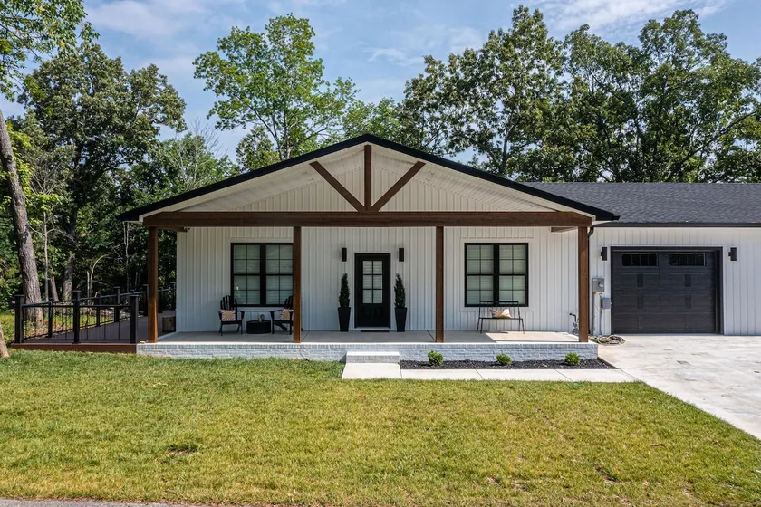 New! Captains Quarters sleeps 10 - Image 1