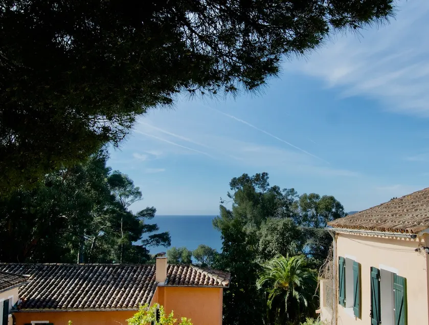 Sea view apartment, beach access - Image 1