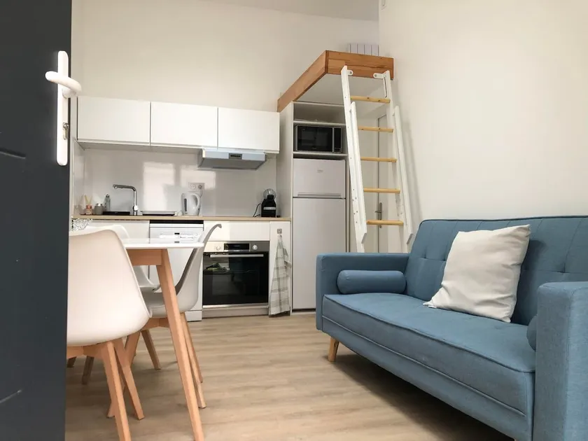 F2 equipped, 15 min from Paris, parking, air conditioning - Image 1