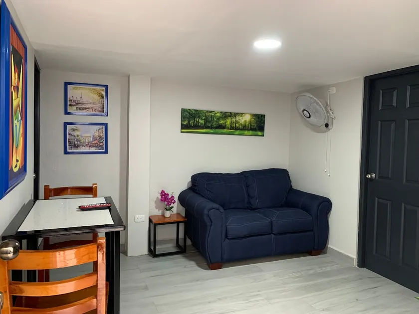 Homeliz, La Pyramide Apartments, Apto. #5 - Image 1