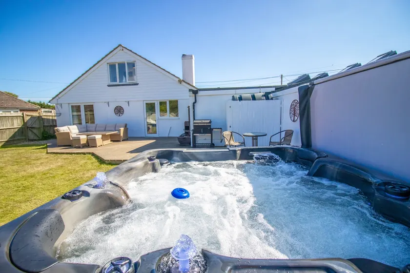 Bancroft – Hot Tub - Camber Sands - Image 1