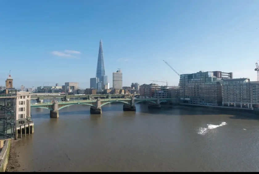 Luxurious 1 bed with Shard Views - Image 1