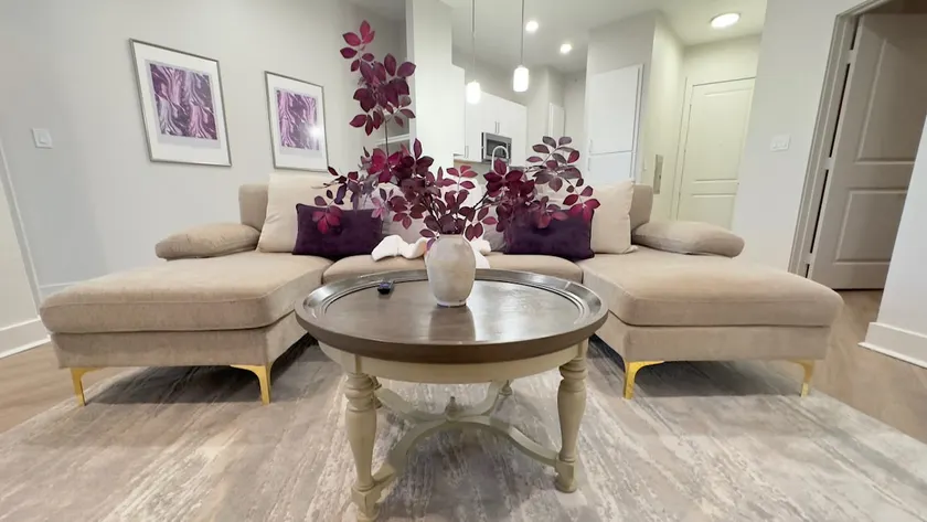 Modern Elegance in Deep Ellum near Downtown - Image 1