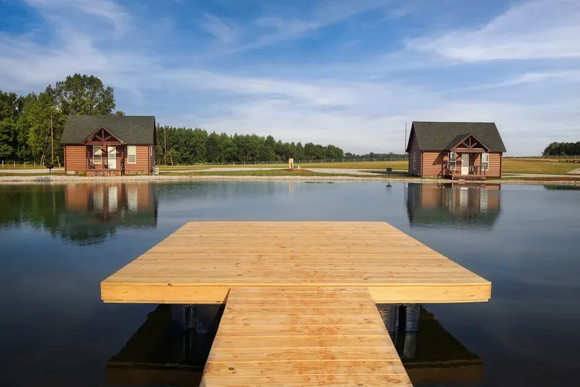 Cabin B by the Pond - King Bed - Swimming Pool - Image 1