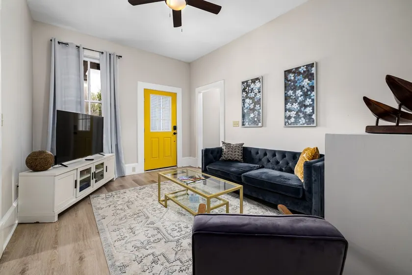 Tucked away and renewed hideout! - Image 1