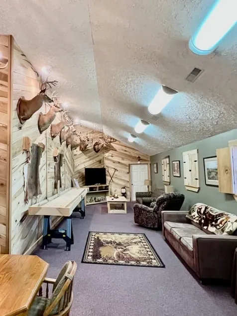 Barndominium Lodge Getaway - Image 1