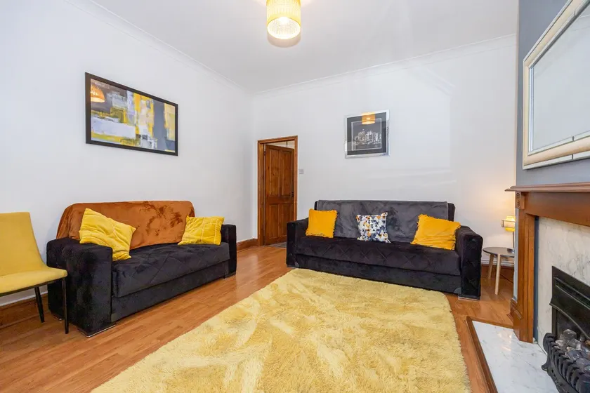 Cosy Two bedroom Terrace Blackburn - Image 1