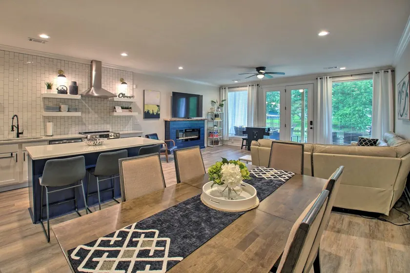 Lakefront Retreat in Lake Hamilton - Image 1