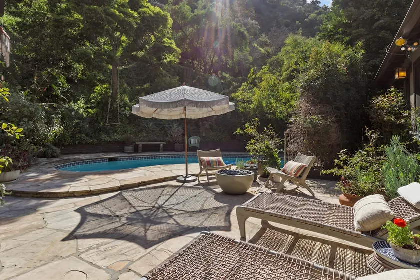 Charming Beverly Hills Oasis - Image 1