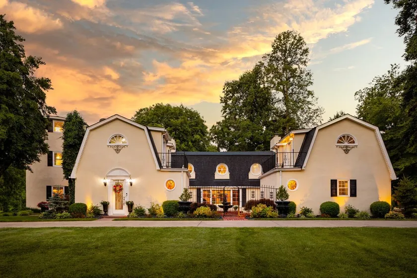 Bourbon Trail Estate on 22.5 Acres! - Image 1