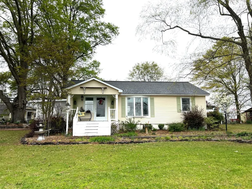 Cozy Country Cottage - Image 1