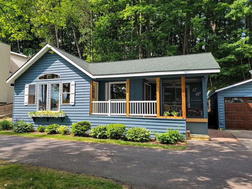 NEW! Renovated Bungalow steps from Lake Tom! - Image 1