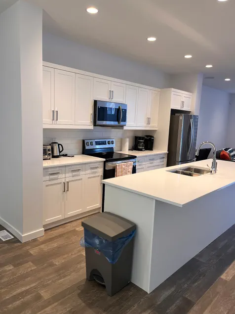 Bright, Clean, Cozy Winnipeg Home - Image 1