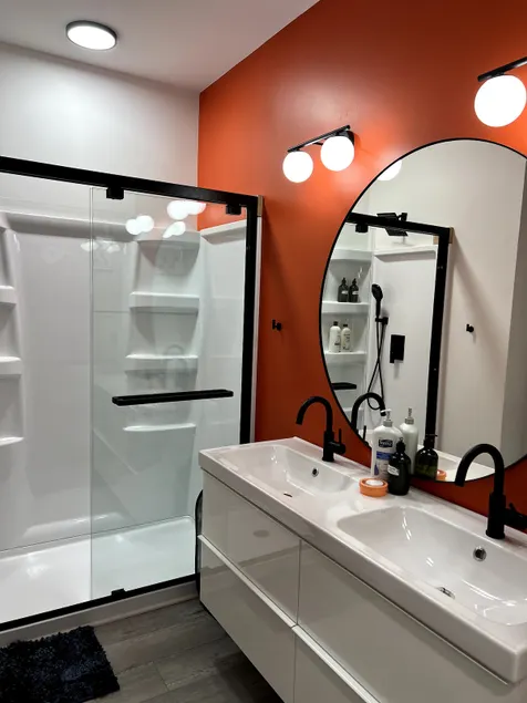 OranGe DeLuxe - No Cleaning Fee, Centrally Located. - Image 1