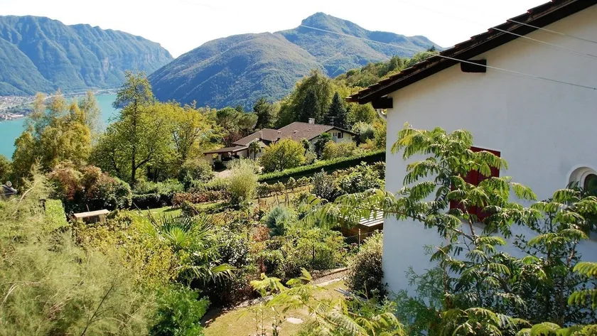 House with a view - Image 1
