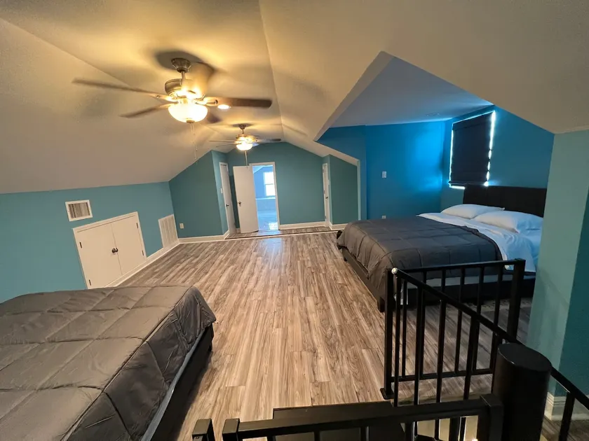 Nice house and Great location - Image 1