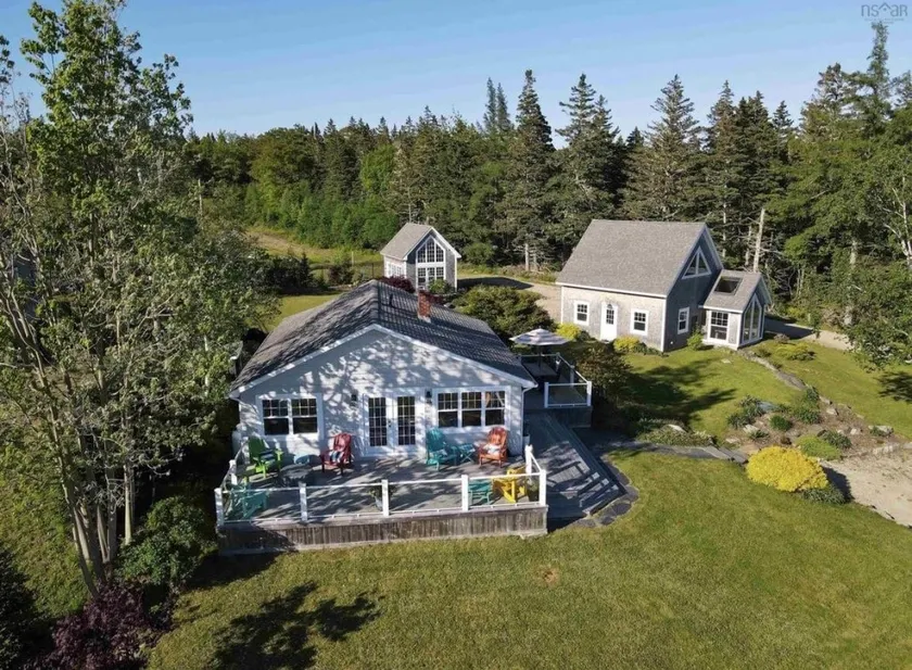 Charming Cottage by the Ocean - Image 1
