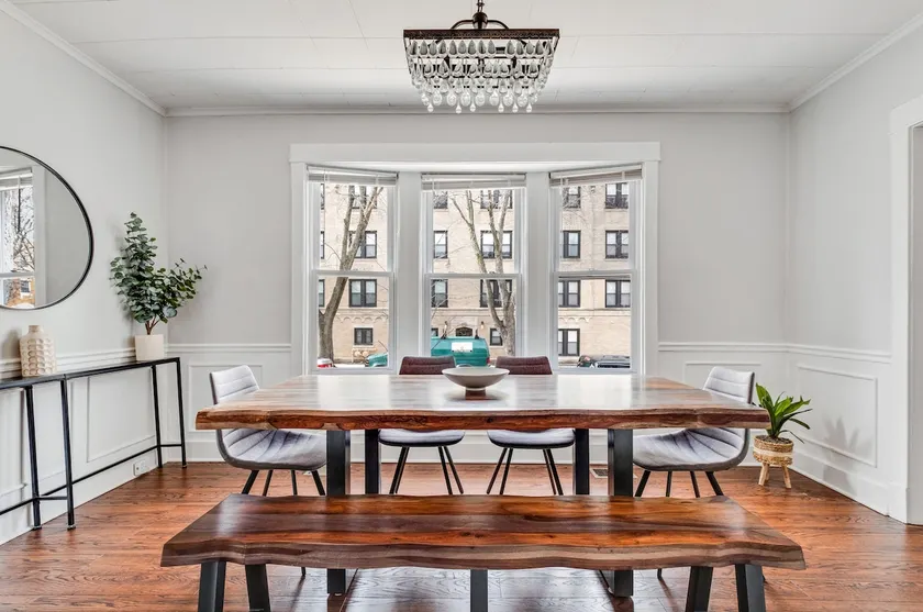Large 4 Bed Apt in Rogers Park! - Image 1