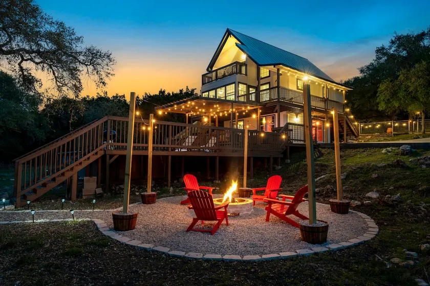 Rock 'n Soul Retreat | Sleeps 12 | Pool & Fire Pit - Image 1