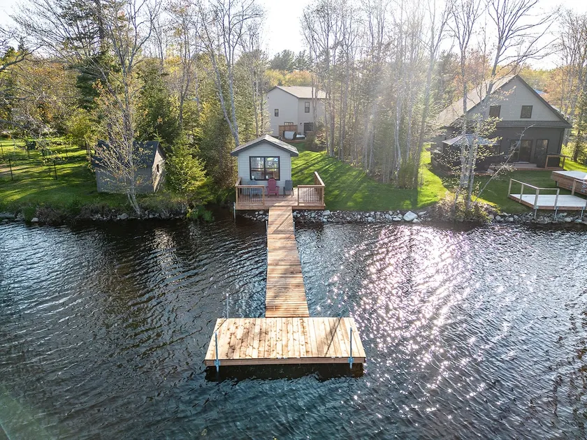 Mt Uniacke Lakeside Oasis with Hot Tub - Image 1