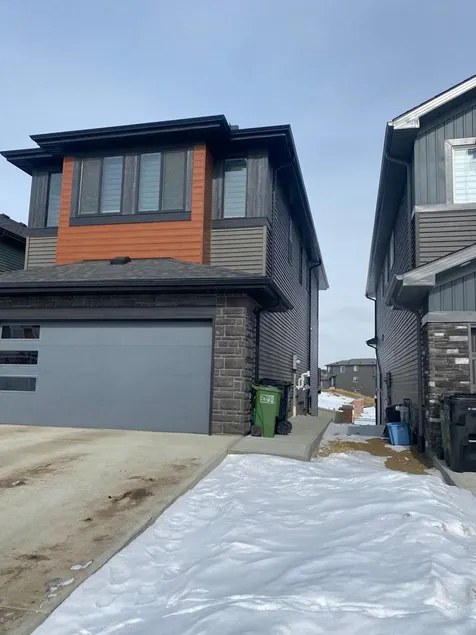 2 Beds Modern Pond view Walk-Out - Image 1