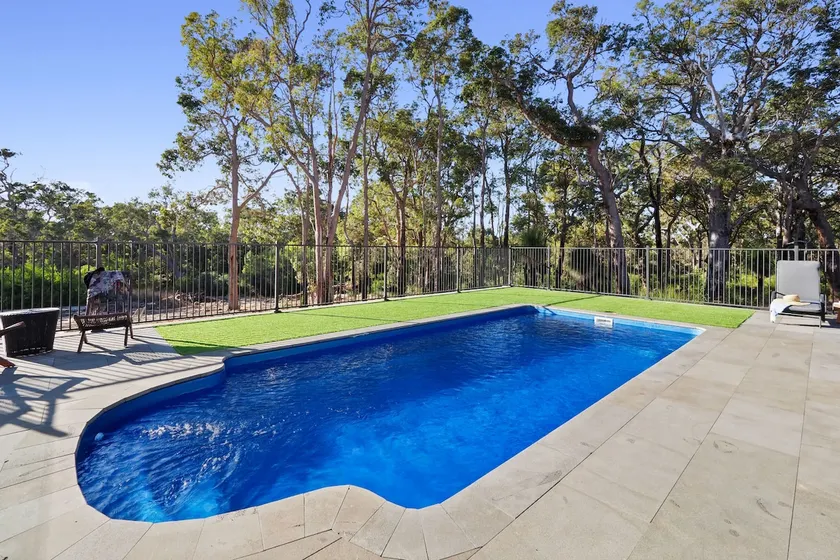 Casa Dee - Rural Family Retreat. Heated pool. 5 mins from Dunsborough Town/Beach - Image 1