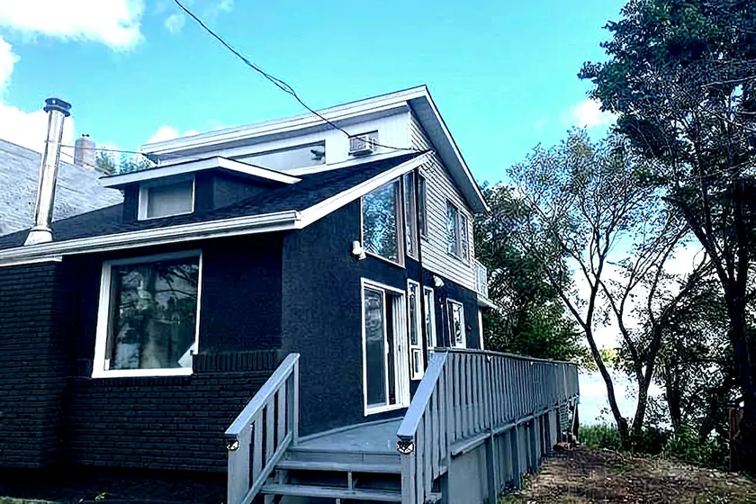 Stunning views-Cabin Style River Side property - Image 1