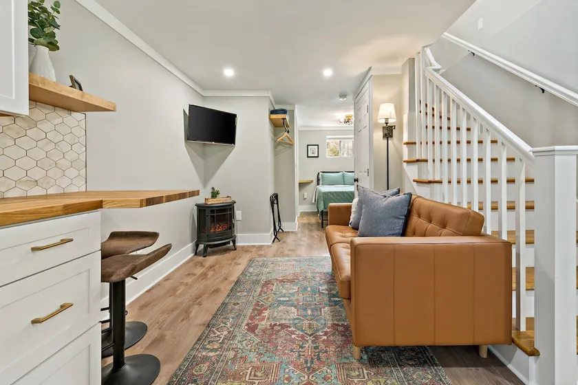 Creekside Private Suite: Quiet, Wooded, Near Town - Image 1