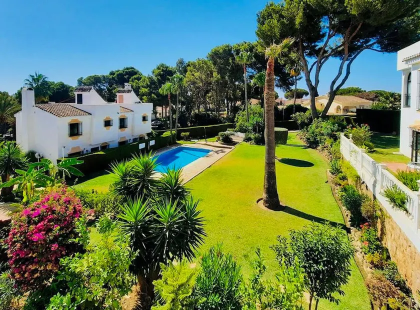 90-Cosy House With Roof Terrace in Calahonda, Mijas! - Image 1