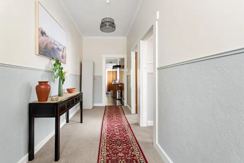 Creekside Accommodation - Image 1