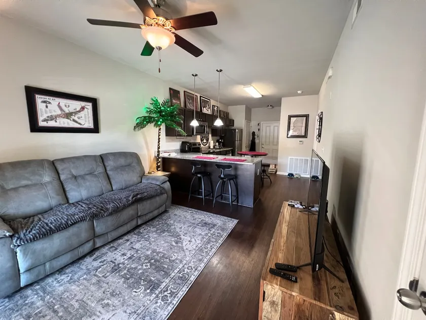 Perfect Gameday Condo With 2 Parking Spots - Image 1