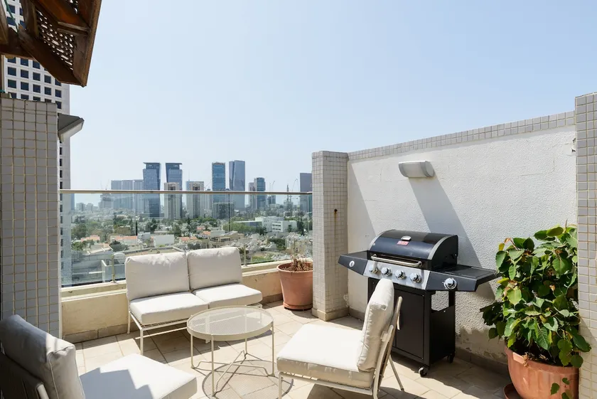Downtown apartment 3BDR with city view - Image 1