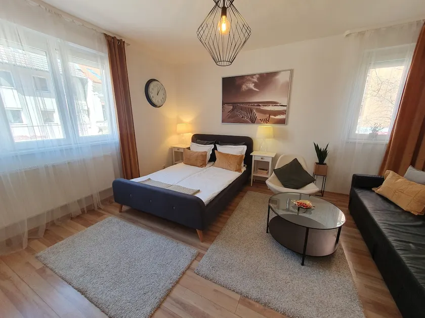 Apartman guru 3 Szeged - Image 1