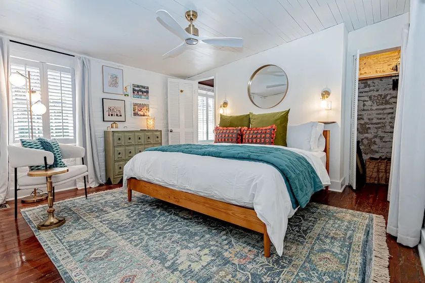 Whimsical Downtown Carriage House With Courtyard - Image 1