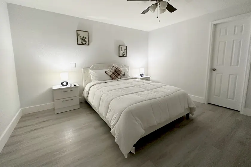Suite close to Kendall Hospital and FIU - Image 1