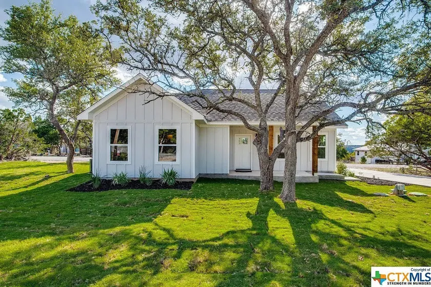 Fun New Lake House! - Image 1