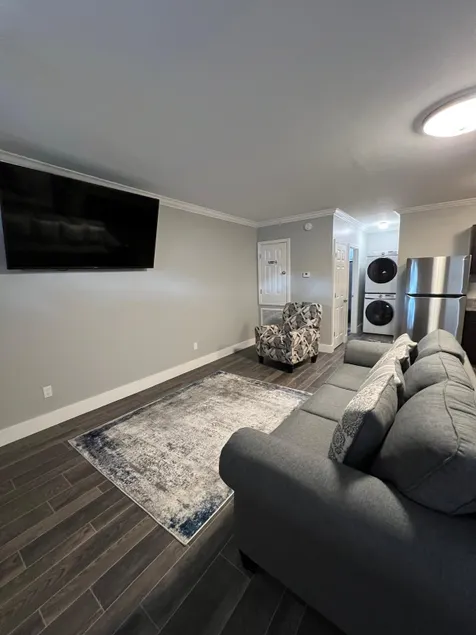 Furnished One Bedroom Apartment Unit A - Image 1