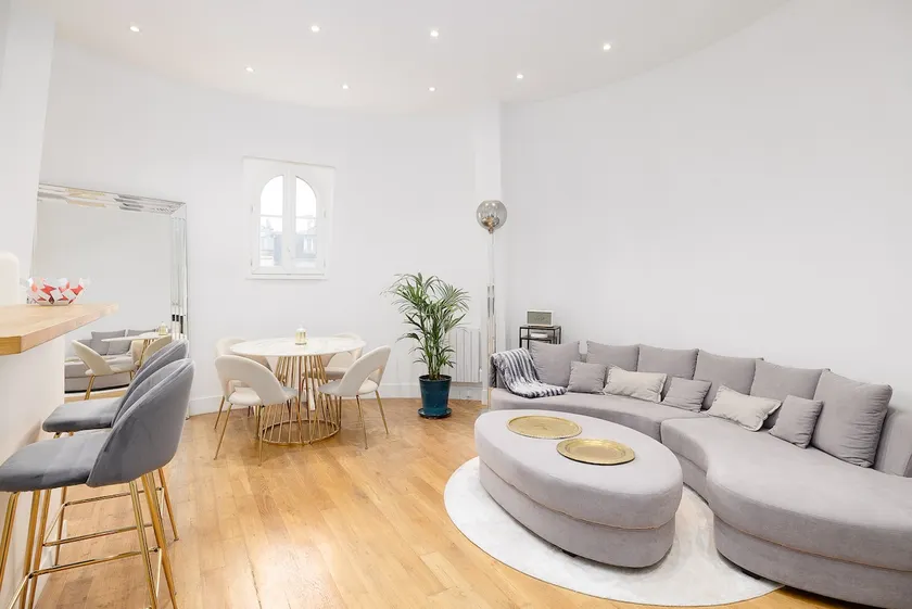 Appartement dans un dôme près de la Tour Eiffel - Image 1