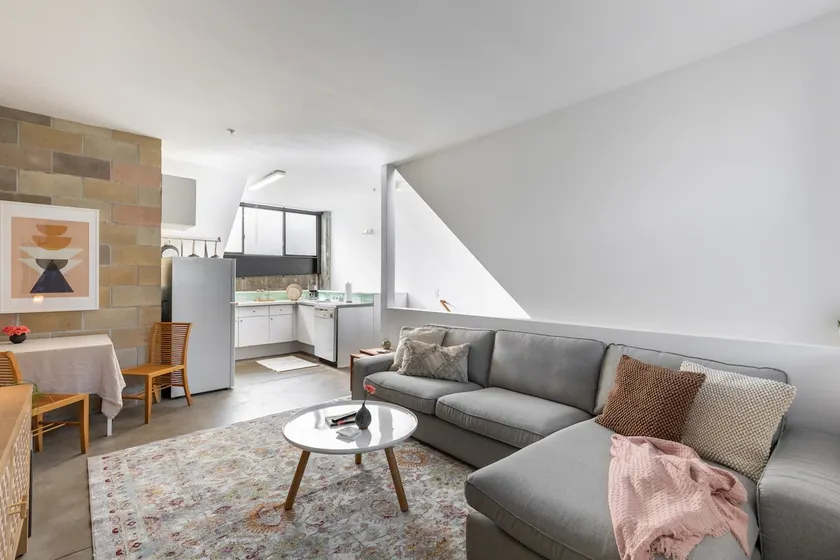 State & Fir (Little Italy Loft, Free Parking) - Image 1