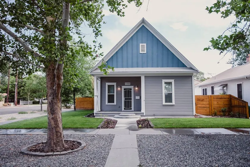 Updated Downtown Bungalow Centrally Located - Image 1