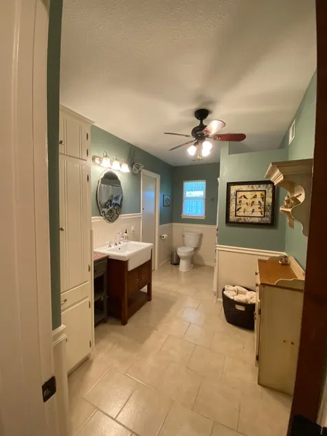 The Bunkhouse- 1 bedroom guest suite - Image 1