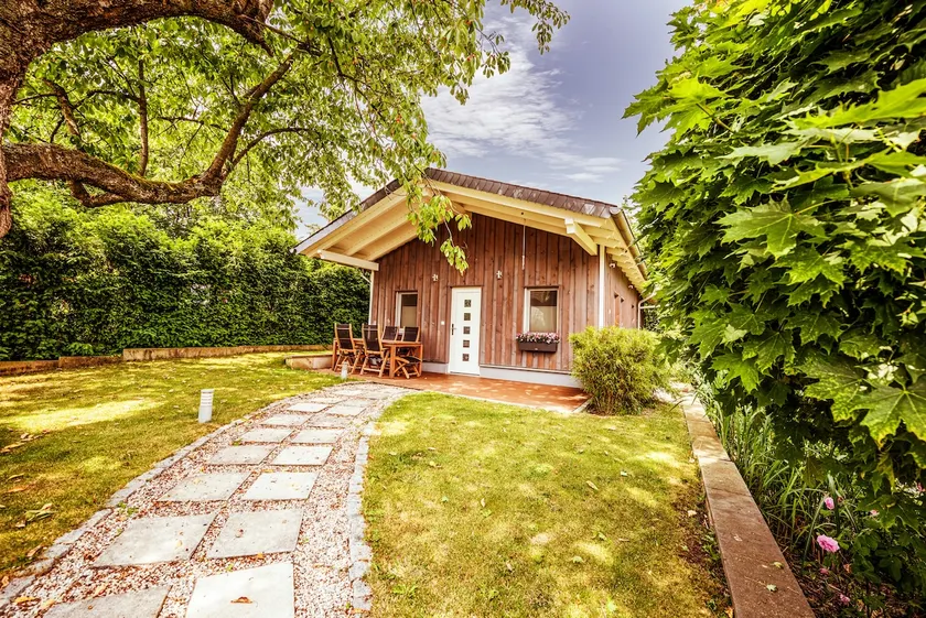 Holiday home on the wall - Image 1