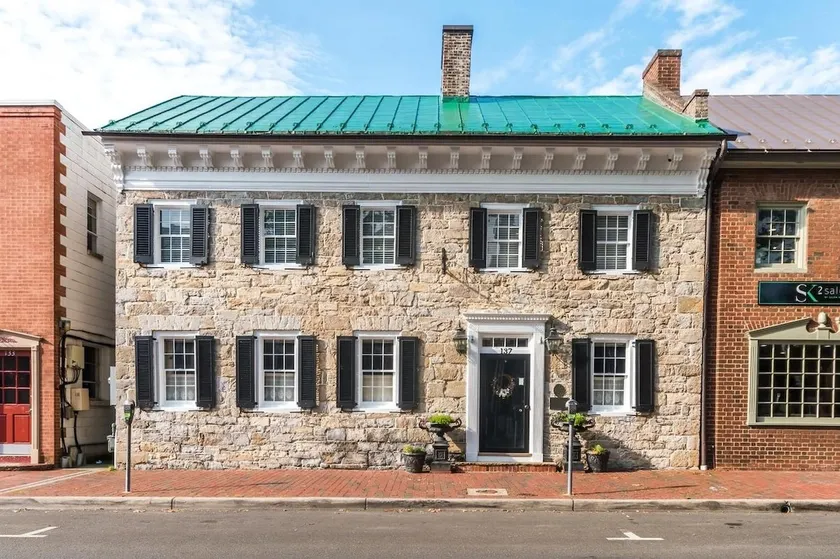 Large Historic Stone Home in the Heart of Old Town - Image 1