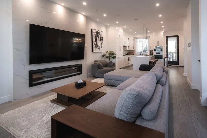 Charming Modern Home in Vancouver - Image 1