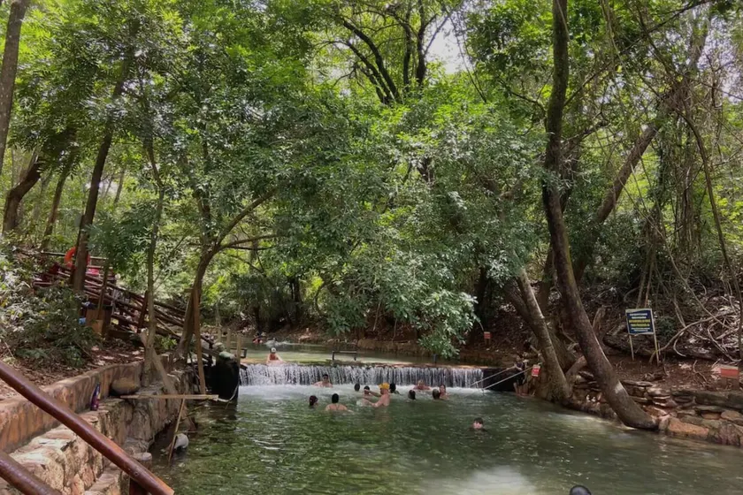 Natural hot water river. Hotpark on foot - Image 1