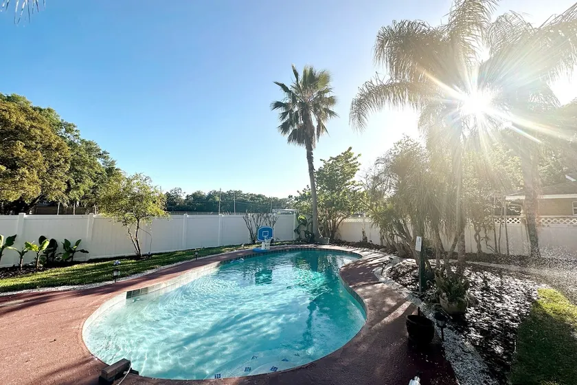 3 BR/2BA Home w Private Pool~12 min to Airport! - Image 1